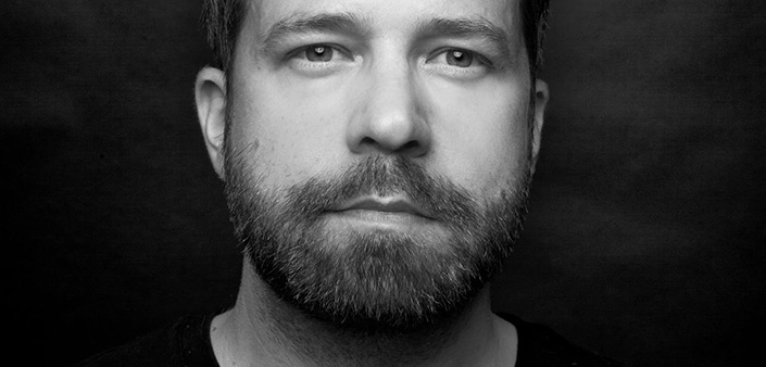 Lange: Un Nuovo singolo cantata da Tom Tyler Lange: Un Nuovo singolo cantata da Tom Tyler