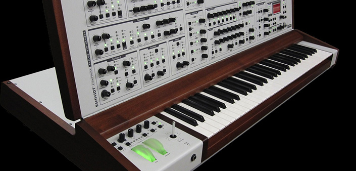 Schmidt Synthesizer Eightvoice: Disponibili 25 unità Schmidt Synthesizer Eightvoice: Disponibili 25 unità