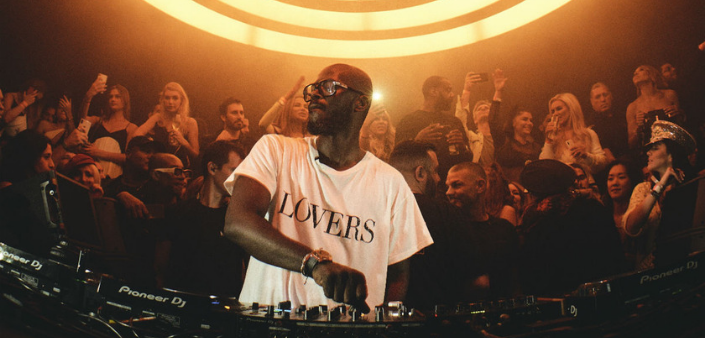 Venerdì 26 luglio ’19 Black Coffee fa ballare la Villa Delle Rose