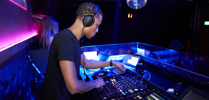 Ecco le Tre tracce Tech House che ti faranno impazzire!