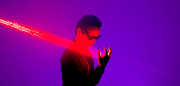 Come ZHU crea delle dirette live differenti, che vanno oltre la musica