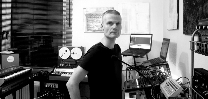 Siegmar Fricke e A Thunder Orchestra: Sonorità Elettroniche senza Tempo
