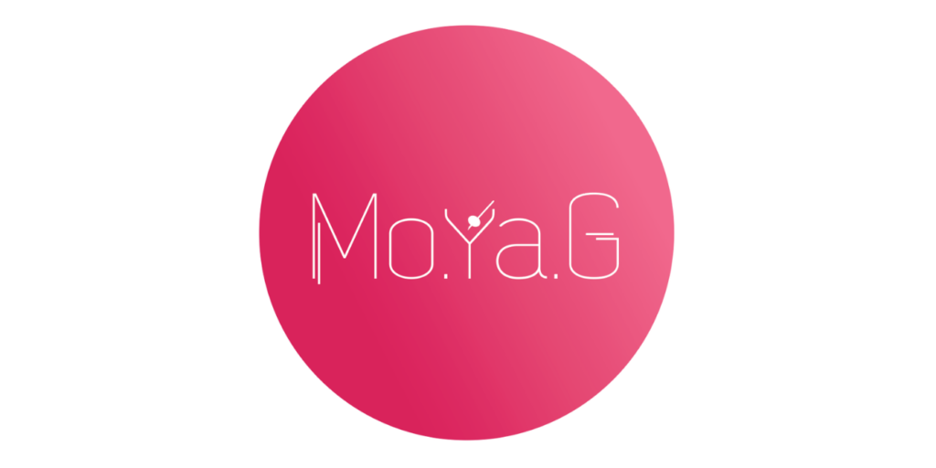 Scopri perché questa produzione dei Mo.Ya.G , deve essere nella Tua playlist logo dal colore fucsia