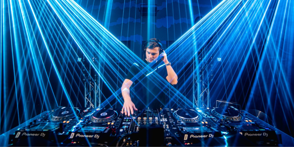 Tech house all’attacco: è uscita Hear Dis, traccia da urlo!