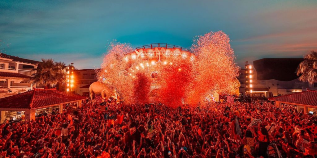 Ibiza 2024: Un Tripudio di Colori e Feste firmate elrow all’Ushuaïa