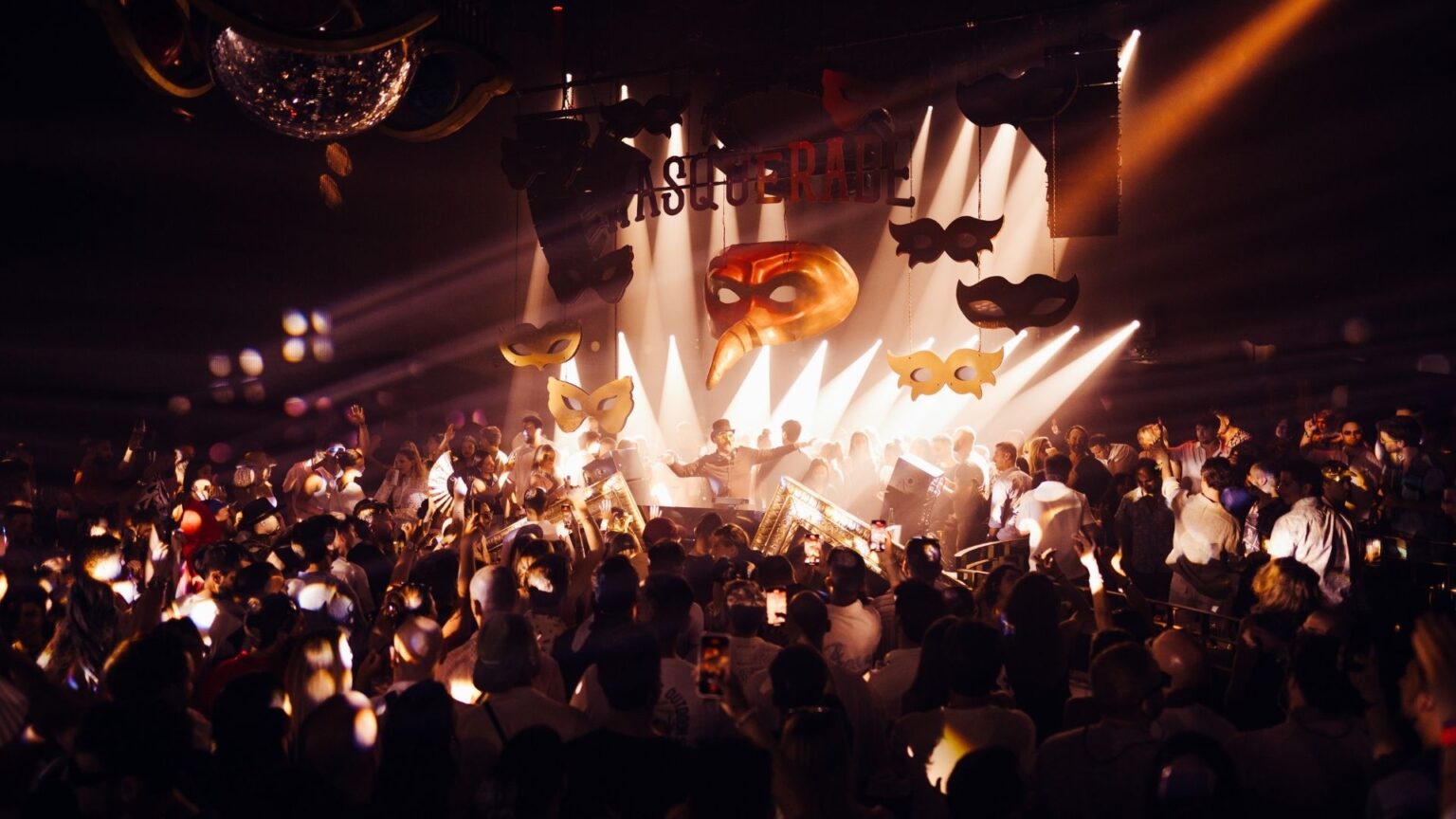 Claptone The Masquerade 2026 al Chinois Ibiza: torna la residency ogni sabato