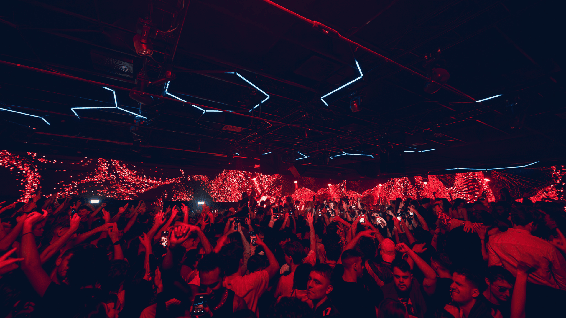 Amnesia Milano si rinnova: nuovo impianto L-Acoustics, LED wall 360° e una stagione 2026 da urlo